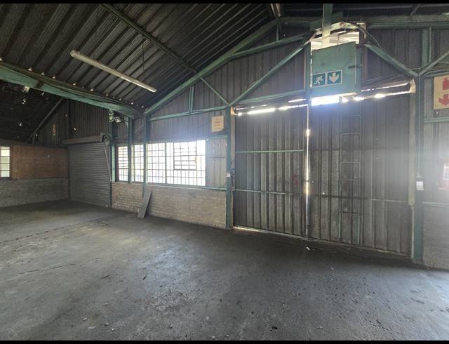 2,743M² WAREHOUSE TO LET IN ANDERBOLT